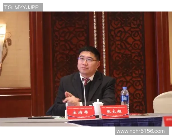 深入探讨足球明星背后的故事与成就的专访策划方案