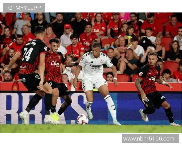 皇马迎战瓦伦西亚前瞻分析双方阵容与战术对决展望